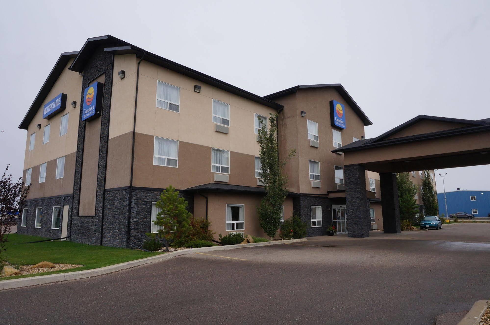 Comfort Inn & Suites Sylvan Lake Exterior foto