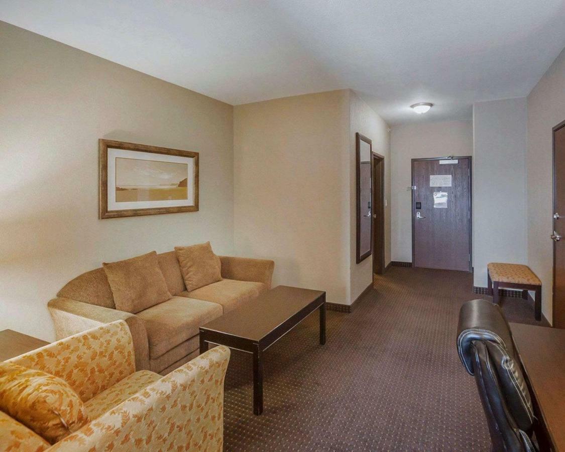 Comfort Inn & Suites Sylvan Lake Exterior foto
